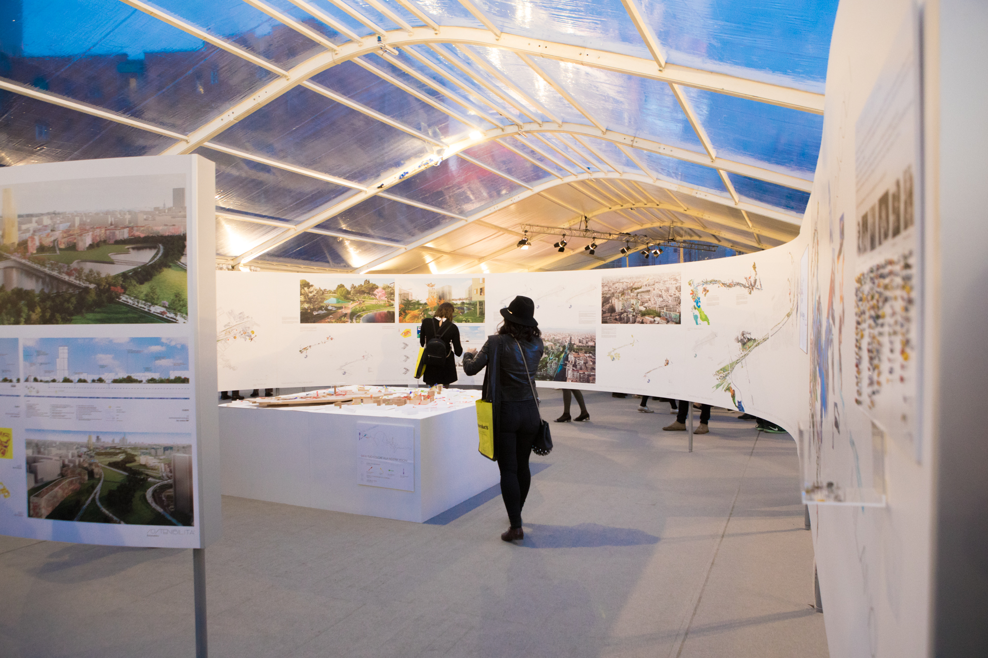 Scali Milano exhibition © Lluc Miralles